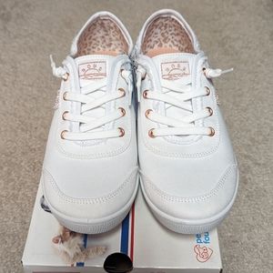 Skechers BOBS B  Cute women's size 8.5 white NWT